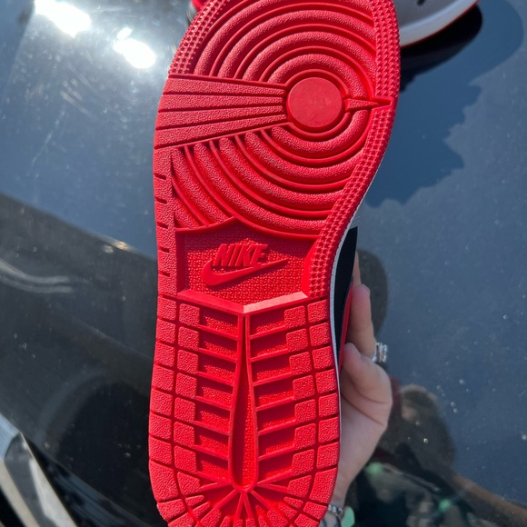 Jordan's 5.5Y - Picture 4 of 6